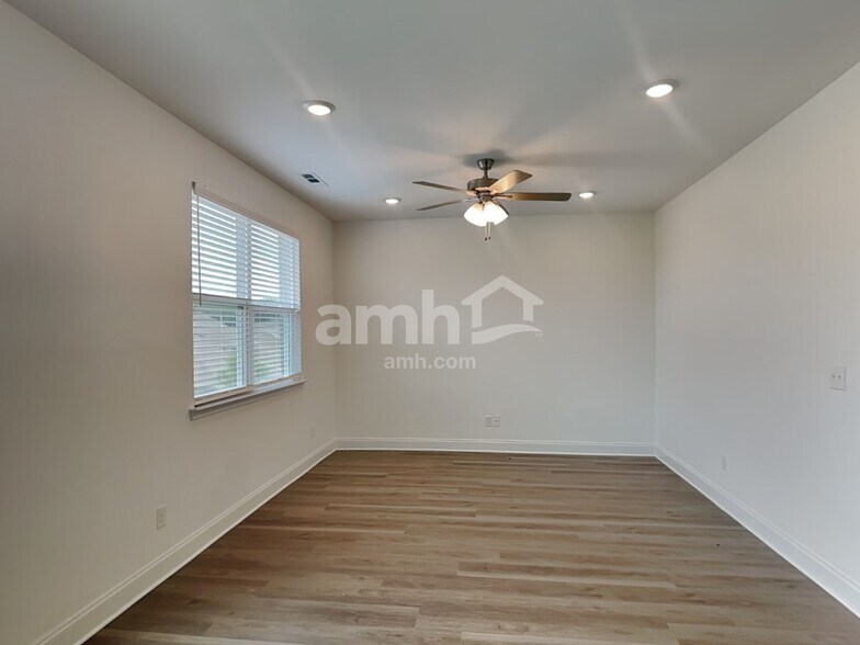 Building Photo - 229 Marin Dr