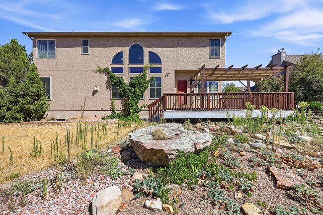 Building Photo - $3,040.95, 6 bed, 4 bath located in Colorado Springs