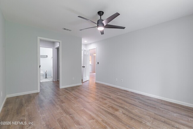 Building Photo - 8118 Baymeadows Cir E