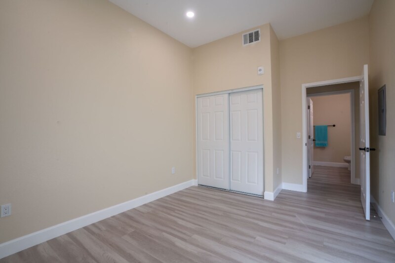 Building Photo - 2291 Dunlop St