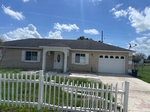 Building Photo - 15 Cedar Tree Ct