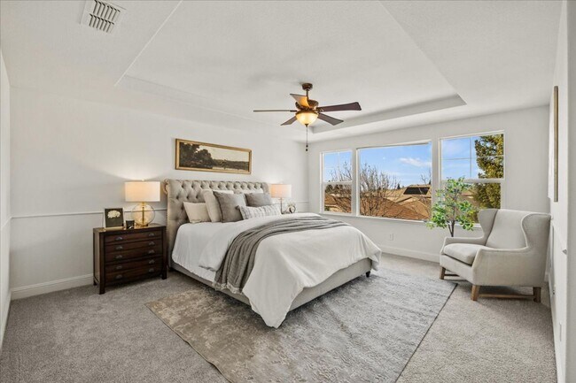 Building Photo - Elegant & Spacious 4 Bedroom Home Near Fol...