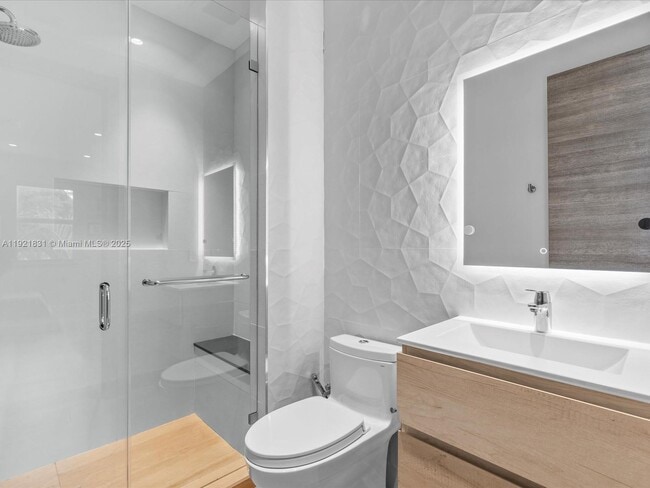 Building Photo - 3753 NE 214th St