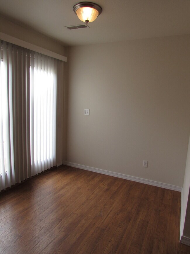 Building Photo - 6185-MF1-E1