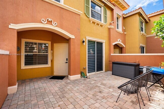 Building Photo - 724 SW 106th Ave