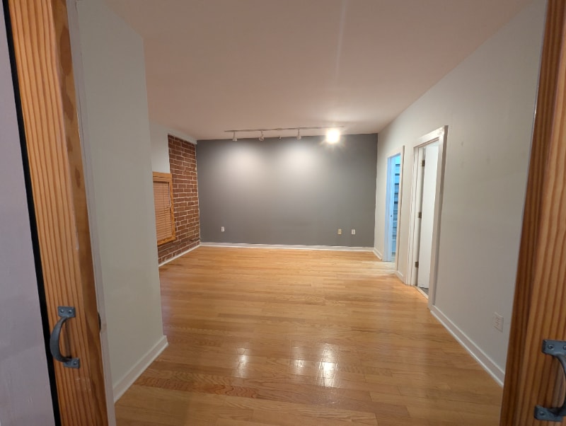 Building Photo - 174 Chester Ave SE