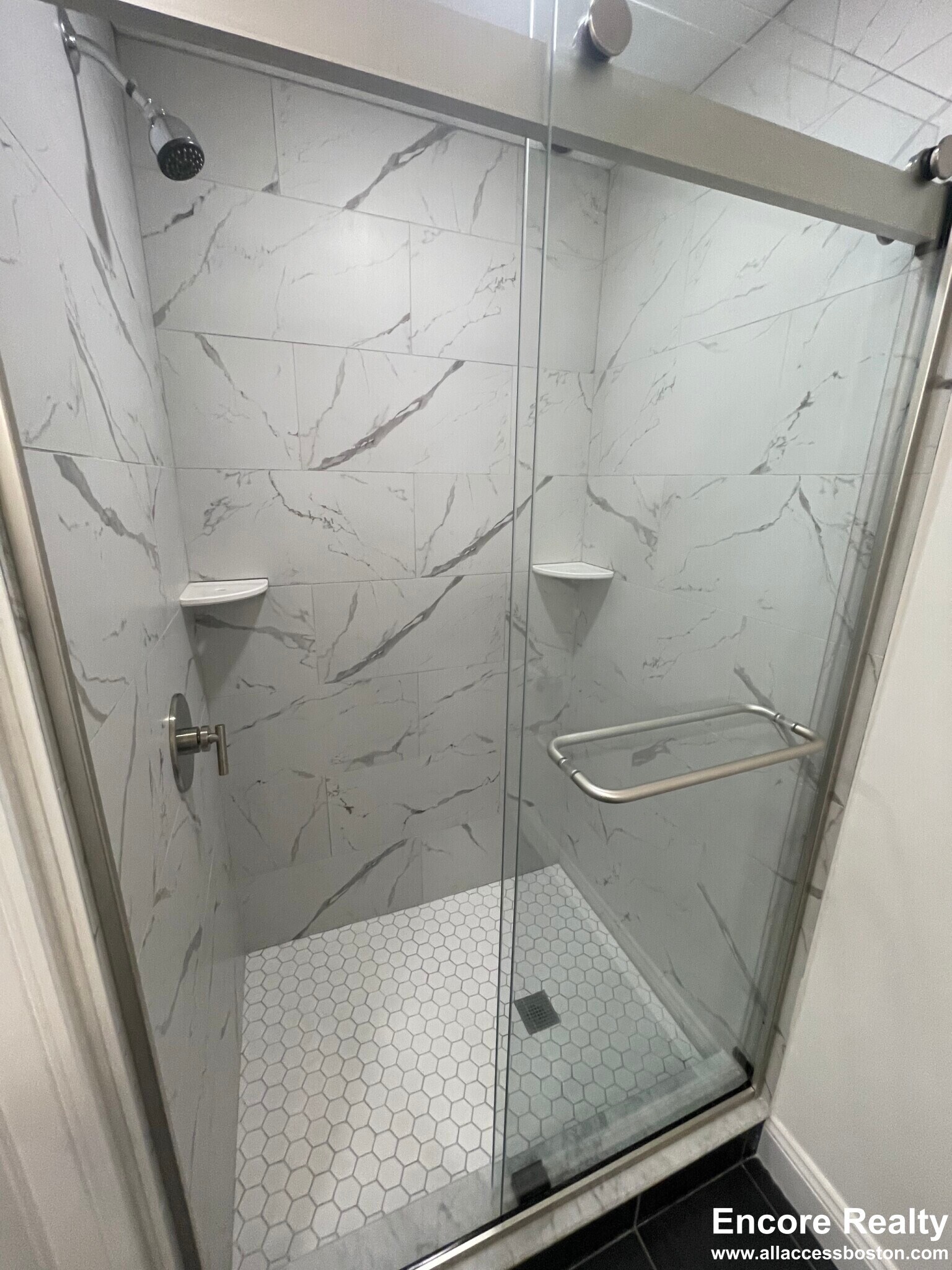 Building Photo - 31 Temple St