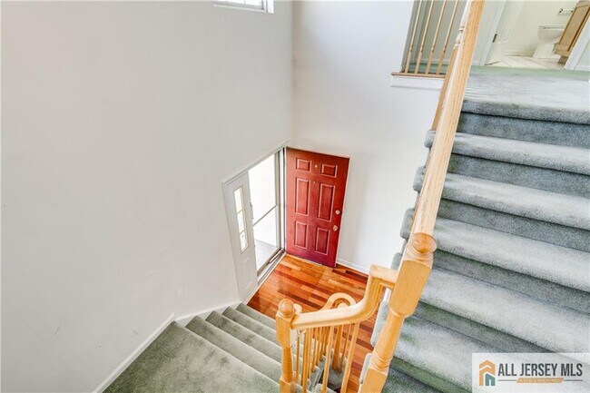 Building Photo - 9 E Burgess Dr