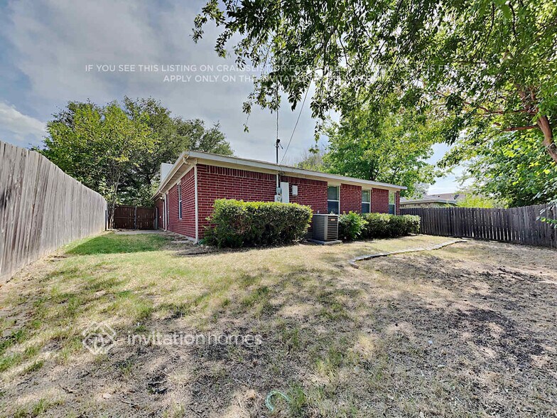 Building Photo - 819 Havenbrook Dr