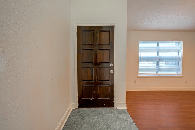 Building Photo - 3906 Quiet Pl Dr