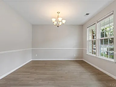 Building Photo - 8127 Creekside Village Dr