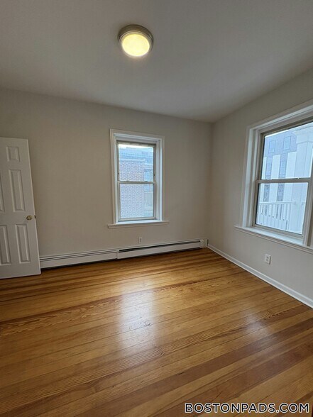 Building Photo - 6 Litchfield St