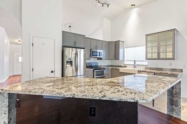 Building Photo - Beautiful 4 bedroom home in North Phoenix