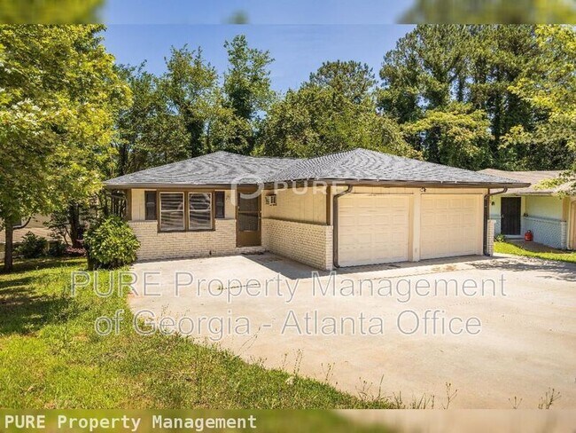 Building Photo - 2895 Lakemont Pl SW