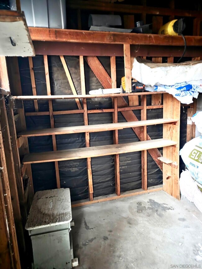 Building Photo - 6142 Kerch St