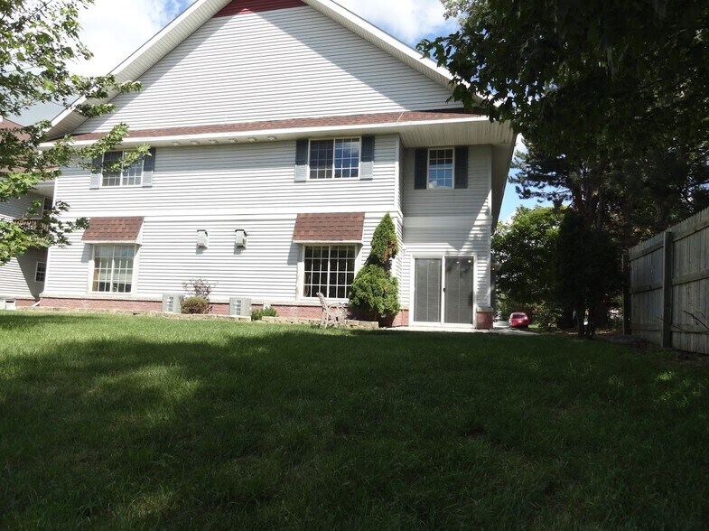 Building Photo - 411 Darlene Dr