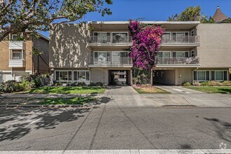 Building Photo - Central Ave 1715