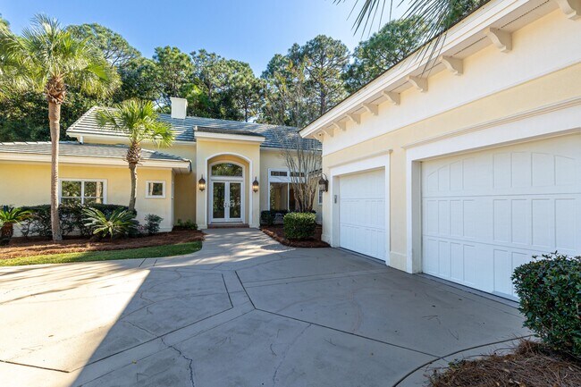 Building Photo - 2928 Pine Valley Dr