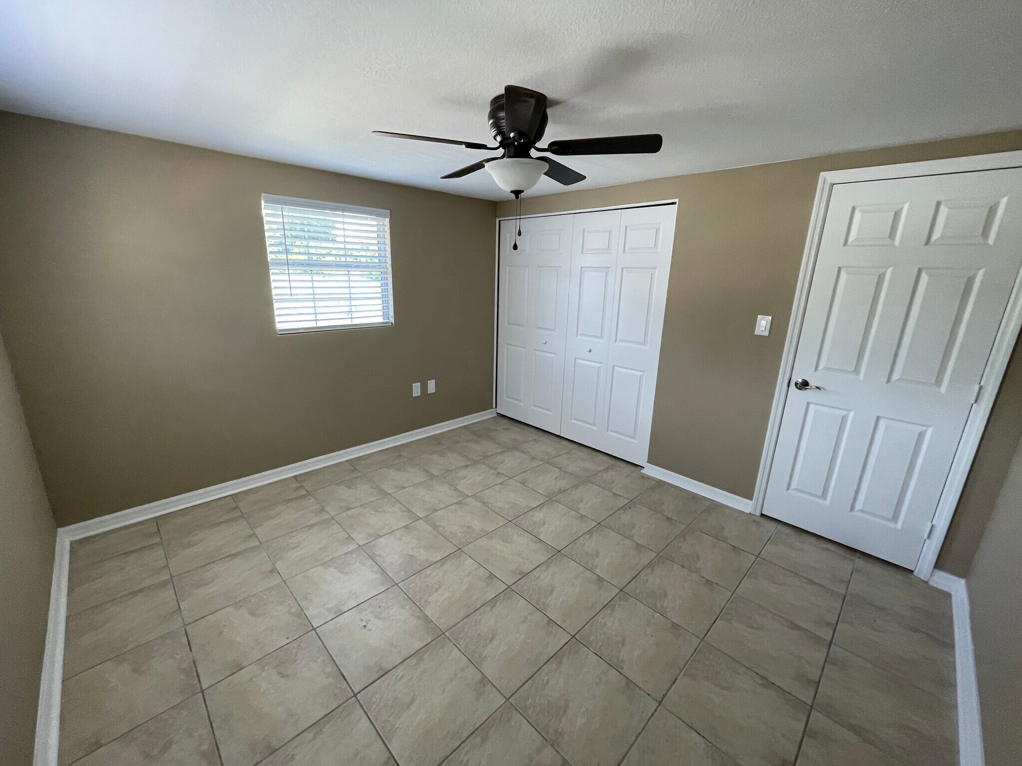 Building Photo - 1205 W Pierce St