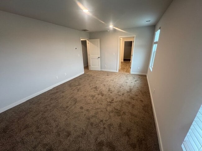 Building Photo - 705 Windstream Dr
