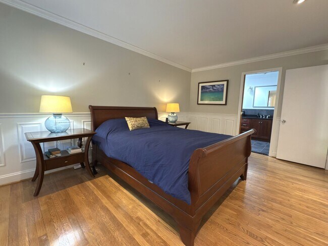 Building Photo - Spacious 3-Bedroom, 3.5 Bath Garage Home I...