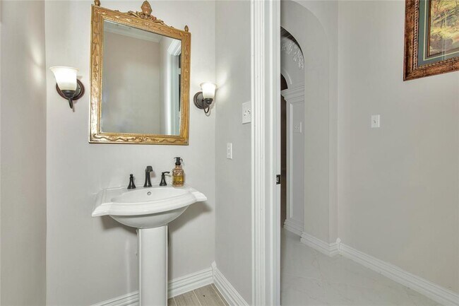 Building Photo - 11771 Quail Creek Dr