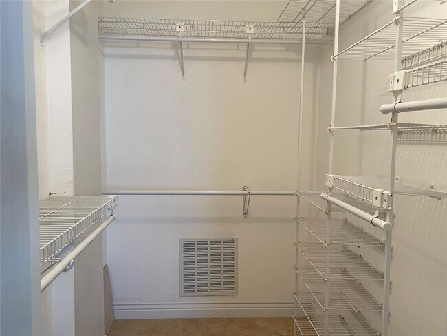 Building Photo - 1160 Hillsboro Mile