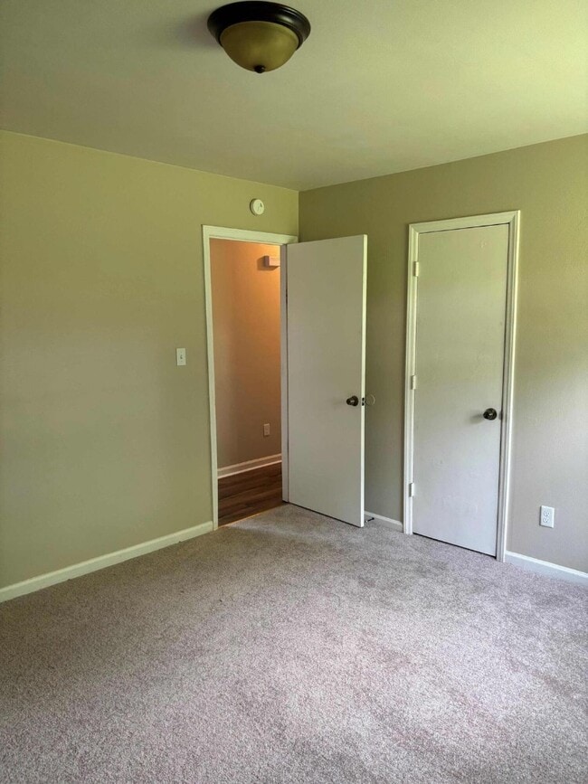 Building Photo - 5467 Winterset Dr