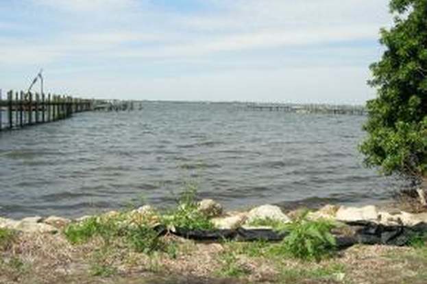 Building Photo - 275 Landings Rd
