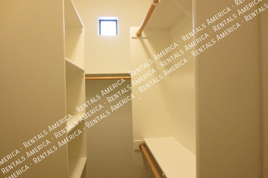 Building Photo - 16245 N 30th Pl