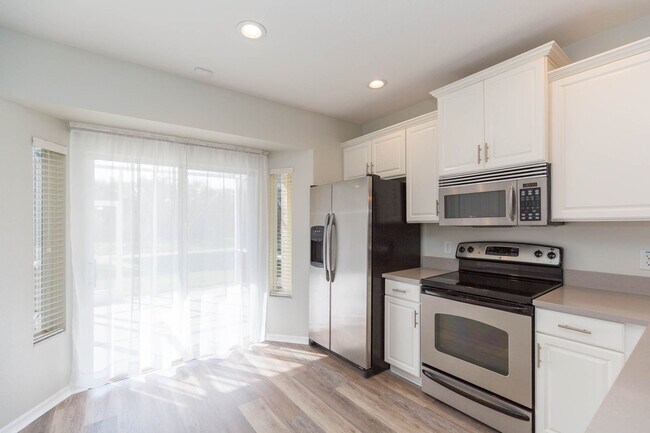 Building Photo - 5808 Fishhawk Ridge Dr