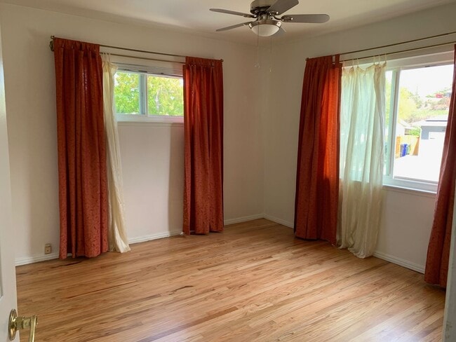 Building Photo - 3-Bed, 2-Bath Home on Large Lot in Prime San Diego Location