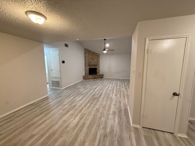 Building Photo - 11371 Fish Springs Dr