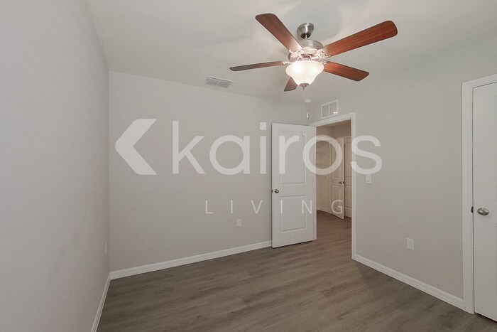 Building Photo - 8633 SW 43rd Ter