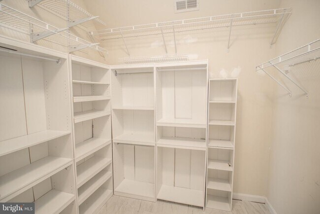 Building Photo - 45567 Bethson St