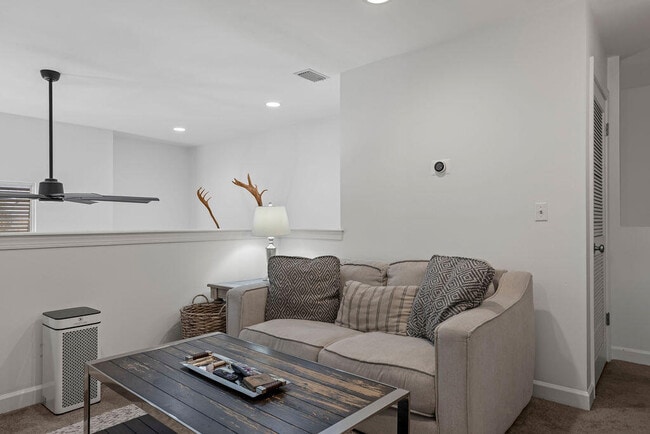 Building Photo - 97 Mantero Way