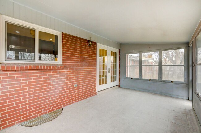 Building Photo - 789 S Hudson St