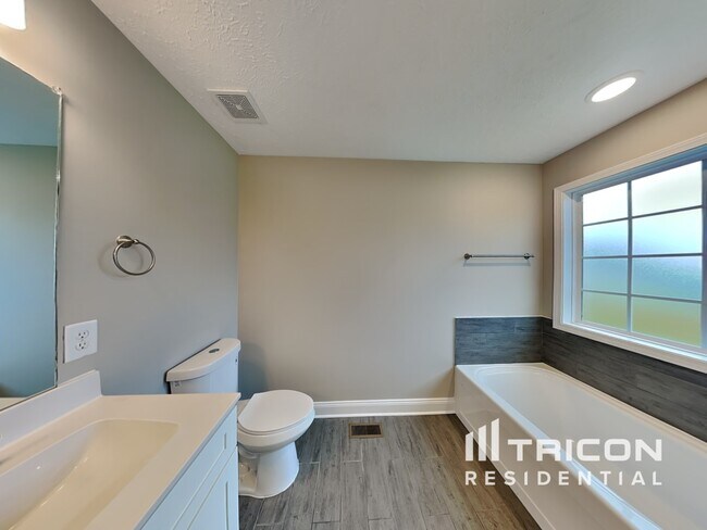 Building Photo - 184 Fieldstone Ln