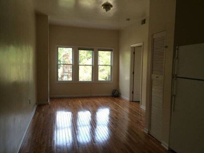 Building Photo - 1839 N Kedzie Ave