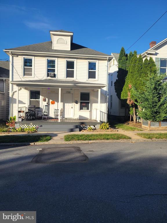 Building Photo - 729 E Washington St