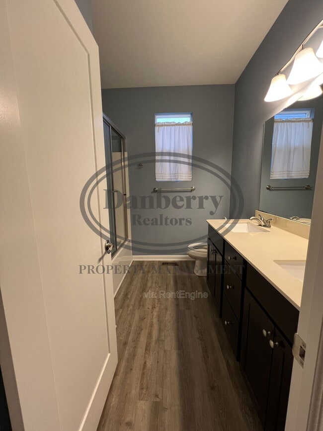 Building Photo - 6625 Wesley Dr