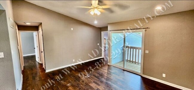 Building Photo - Nice Updated 3 Bed, 1 Bath in KCK-Availabl...