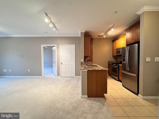 Building Photo - 12925 Centre Park Cir