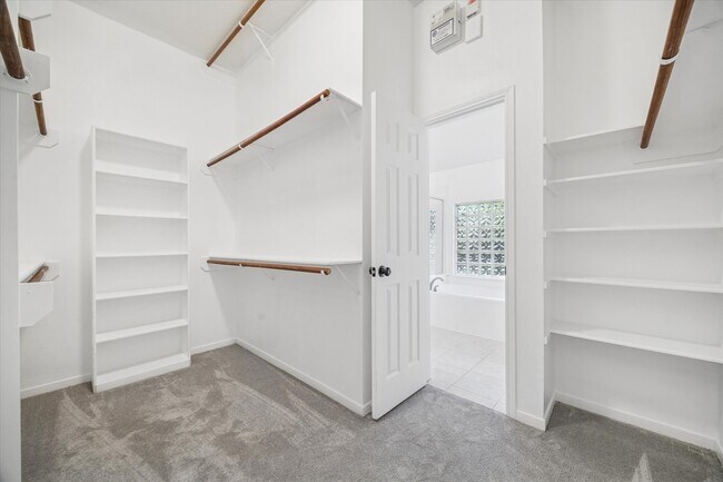 Building Photo - 1315 Terrace View Dr