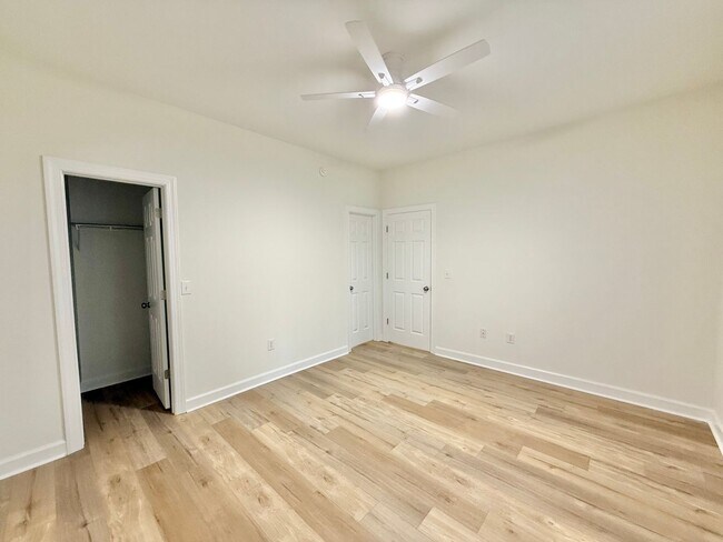 Building Photo - Newly Remodeled 3BD, 3BA Raleigh Townhome ...