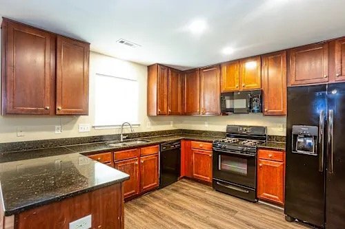 Building Photo - 163 Madelia Pl