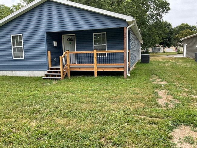 Building Photo - PRE LEASING- AVAILABLE JUNE 10TH - 3 Bedroom/2 Bathroom House In Frontenac