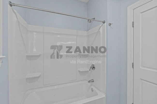 Building Photo - 24 Vernon Ave