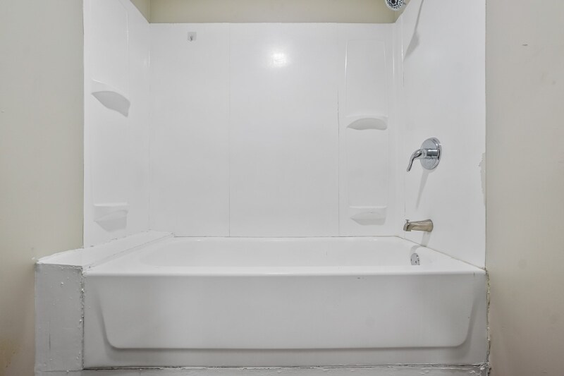 Building Photo - 2645 N Charles St