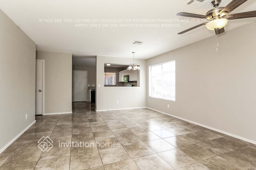 Building Photo - 15937 W Elm St